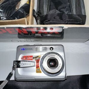 Pentax Optio E10 Digital‎ Camera Point Shoot, 6MP, In Box W/acc. (2-J)